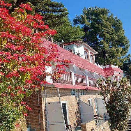 Blue Pine Resort Лансдаун Екстериор снимка