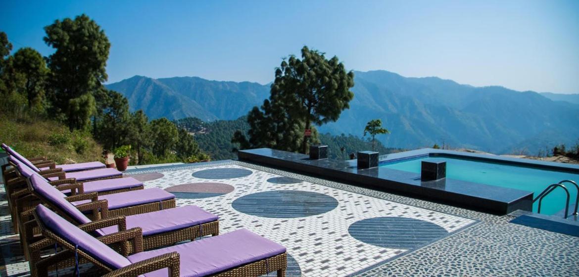 Blue Pine Resort Лансдаун Екстериор снимка