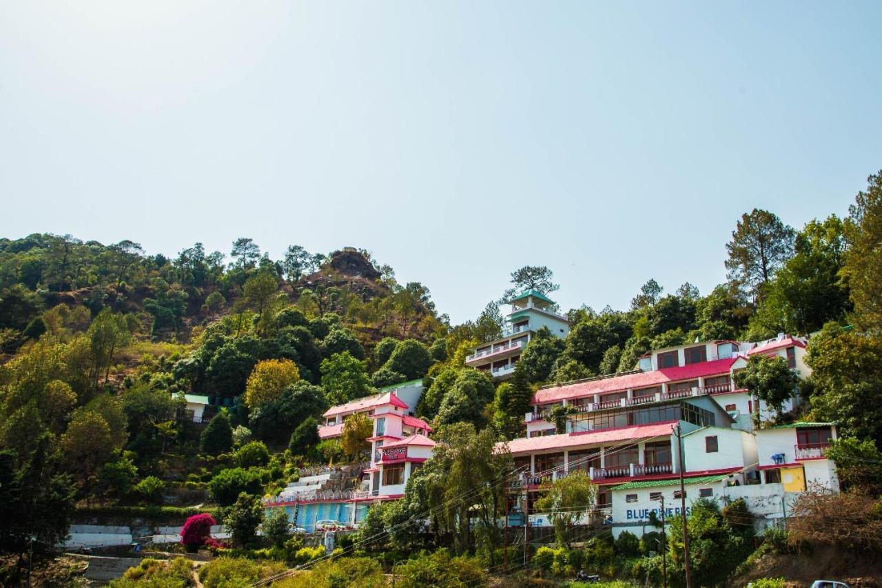Blue Pine Resort Лансдаун Екстериор снимка
