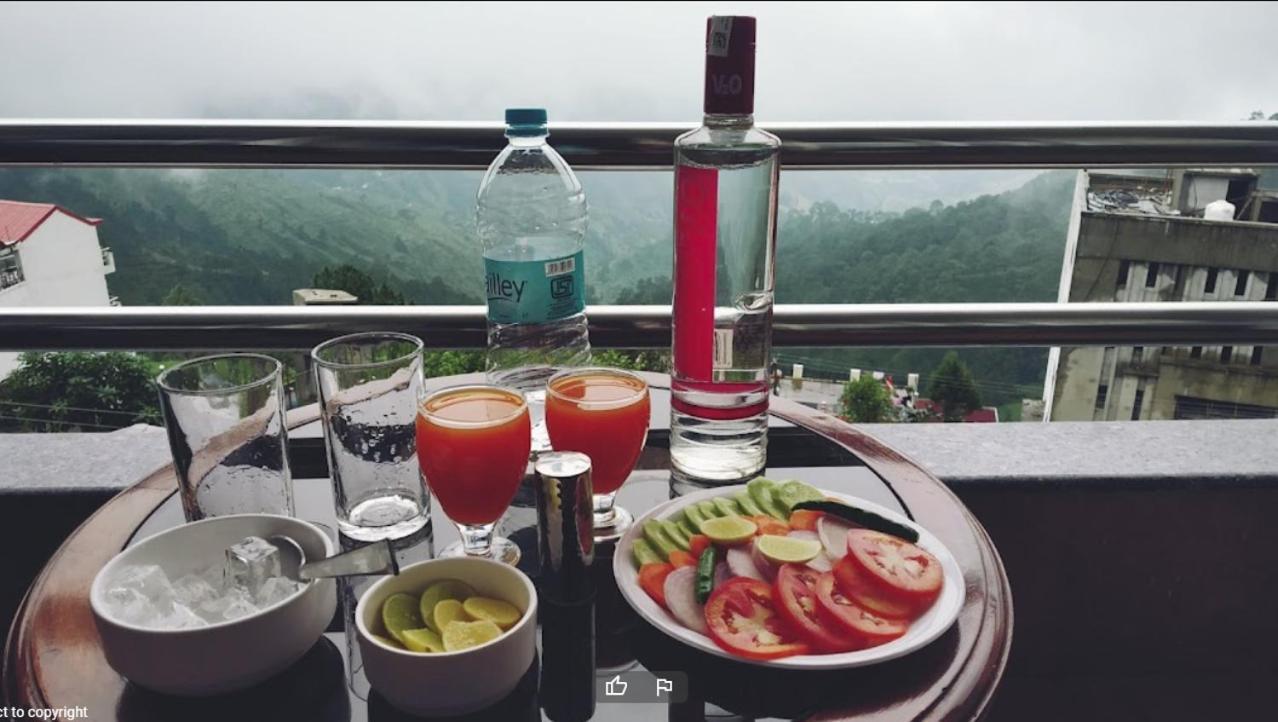 Blue Pine Resort Лансдаун Екстериор снимка